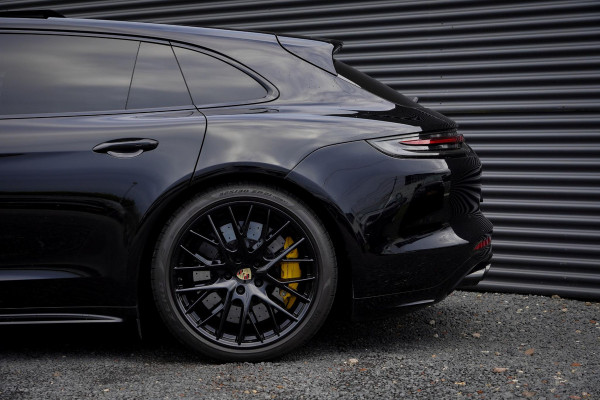 Porsche Panamera Sport Turismo 4.0 GTS / PCCB / Pano / NL Auto / Burmester