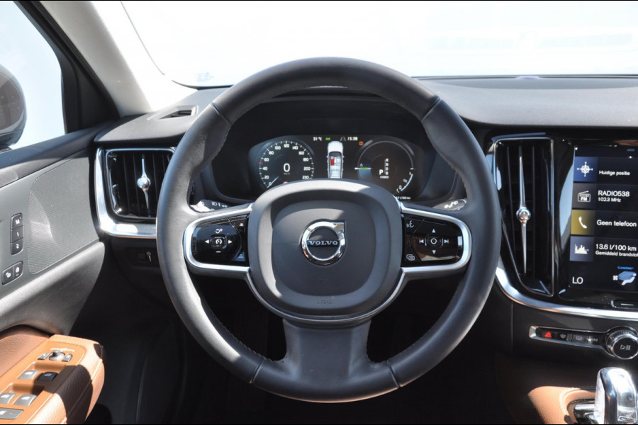 Volvo V60 T8 390PK Automaat Recharge AWD Inscription Cruise control/ Climate control/ On Call/ Trekhaak/ Parkeersensoren met camera/ Navigatie/ Elektrische achterklep/ Elektrische stoel