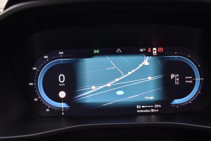 Volvo C40 Recharge Core 69 kWh Google Navigatie / Climate Control / Cruise Control / Panoramisch dak / Parkeersensoren Voor & Achter / Parkeercamera achter