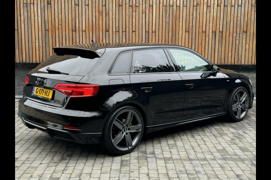 Audi A3 Sportback 35 TFSI S-tronic | S-line | Bang&Olufsen Audio | DAB | Parkeersensoren achter | Getint glas | Stoelverwarming | Apple