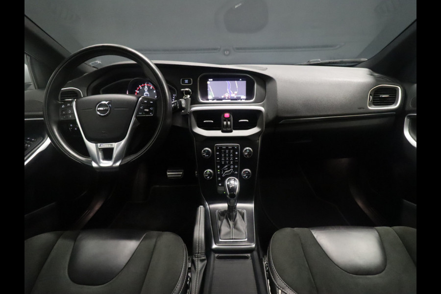 Volvo V40 1.5 T3 Polar+ Sport [TREKHAAK, CAMERA, STOELVERWARMING, HARMAN/KARDON, PDC, CRUISE, CLIMATE, NIEUWSTAAT]