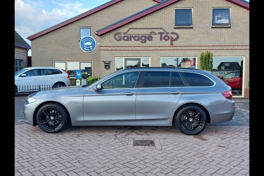 BMW 5 Serie Touring 520d Luxury Edition | Trekhaak | Xenon | Panoramadak | Stoelverwarming