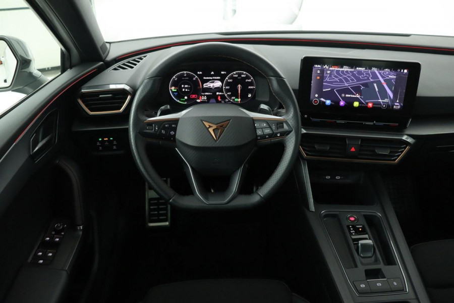 CUPRA Leon 1.4 e-Hybrid Sportstourer | Carplay | Full LED | Stoel & Stuurverwarming | Half leder | Navigatie | PDC | Bluetooth