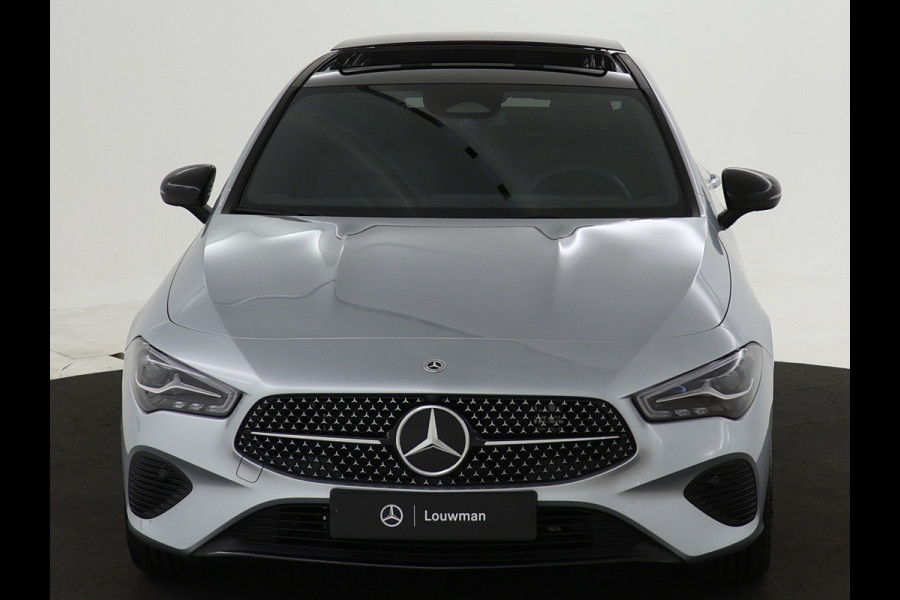 Mercedes-Benz CLA-Klasse 250 e Star Edition | Nightpakket | Panoramaschuifdak | 	USB pakket plus | Parkeerpakket met achteruitrijcamera | Dodehoekassistent | KEYLESS GO-comfortpakket | Sfeerverlichting | Draadloos oplaadsysteem voor smartphone  |