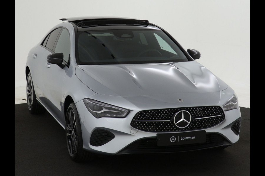 Mercedes-Benz CLA-Klasse 250 e Star Edition | Nightpakket | Panoramaschuifdak | 	USB pakket plus | Parkeerpakket met achteruitrijcamera | Dodehoekassistent | KEYLESS GO-comfortpakket | Sfeerverlichting | Draadloos oplaadsysteem voor smartphone  |