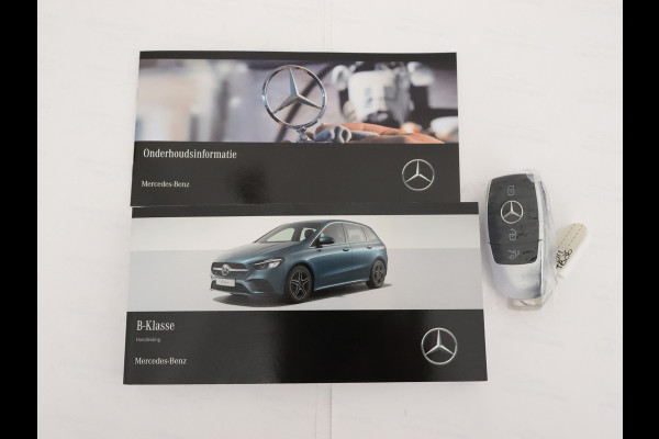 Mercedes-Benz B-Klasse 250 e AMG Line | Nightpakket | Premium pakket | Warmtewerend, donkergetint glas achterin | Keyless-Go comfortpakket | USB-pakket plus |