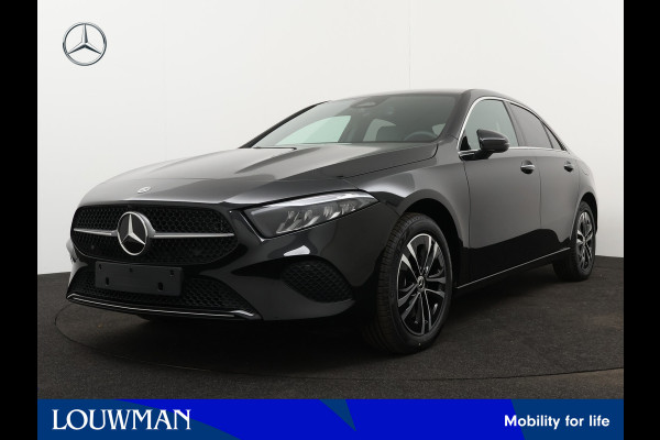 Mercedes-Benz A-Klasse 250 e Star Edition Luxury Line | Dodehoekassistent | KEYLESS GO-comfortpakket | Draadloos oplaadsysteem voor Smartphone | Extra USB-poorten | Parkeerpakket met achteruitrijcamera | Sfeerverlichting |