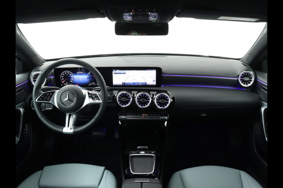 Mercedes-Benz A-Klasse 250 e Star Edition Luxury Line | Dodehoekassistent | KEYLESS GO-comfortpakket | Draadloos oplaadsysteem voor Smartphone | Extra USB-poorten | Parkeerpakket met achteruitrijcamera | Sfeerverlichting |