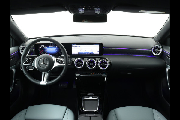 Mercedes-Benz A-Klasse 250 e Star Edition Luxury Line | Dodehoekassistent | KEYLESS GO-comfortpakket | Draadloos oplaadsysteem voor Smartphone | Extra USB-poorten | Parkeerpakket met achteruitrijcamera | Sfeerverlichting |