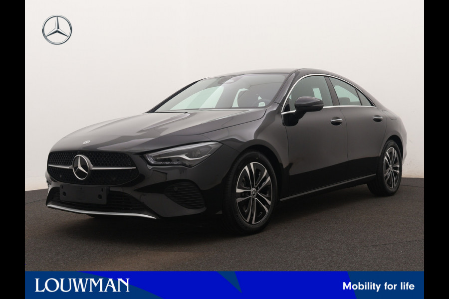 Mercedes-Benz CLA-Klasse 180 Star Edition | Dodehoekassistent | KEYLESS GO | Parkeerpakket met achteruitrijcamera | USB pakket plus | Spiegelpakket | Verwarmde stoelen vooraan |