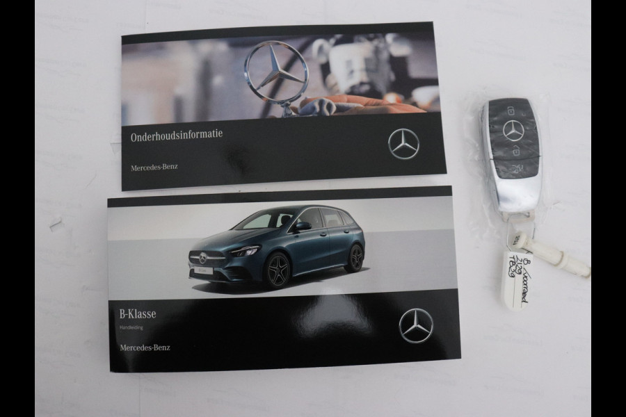 Mercedes-Benz B-Klasse 180 Star Edition Luxury Line | Trekhaak | Dodehoekassistent | Verwarmde stoelen vooraan | Keyless-Go comfortpakket | USB-pakket plus | Sfeerverlichting | Parkeerpakket met achteruitrijcamera |