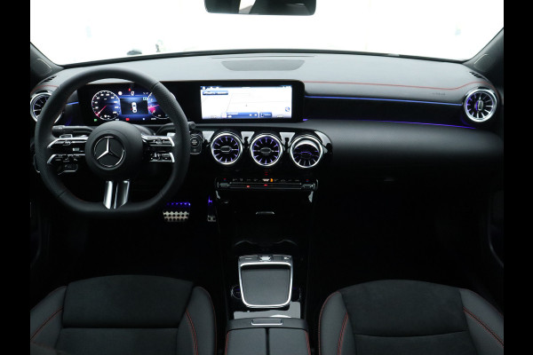 Mercedes-Benz CLA-Klasse 180 Star Edition AMG Line | Nightpakket | Dodehoekassistent | Sfeerverlichting | Parkeerpakket met achteruitrijcamera | USB pakket plus | 	KEYLESS GO-comfortpakket | Draadloos oplaadsysteem voor Smartphone |