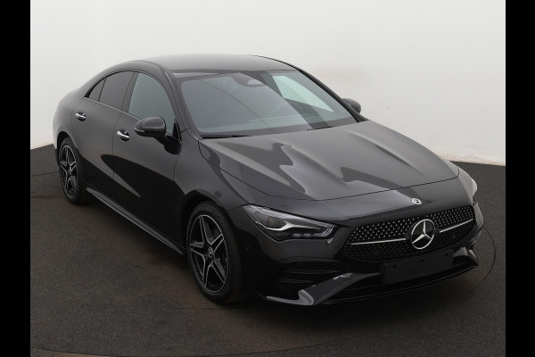 Mercedes-Benz CLA-Klasse 180 Star Edition AMG Line | Nightpakket | Dodehoekassistent | Sfeerverlichting | Parkeerpakket met achteruitrijcamera | USB pakket plus | 	KEYLESS GO-comfortpakket | Draadloos oplaadsysteem voor Smartphone |