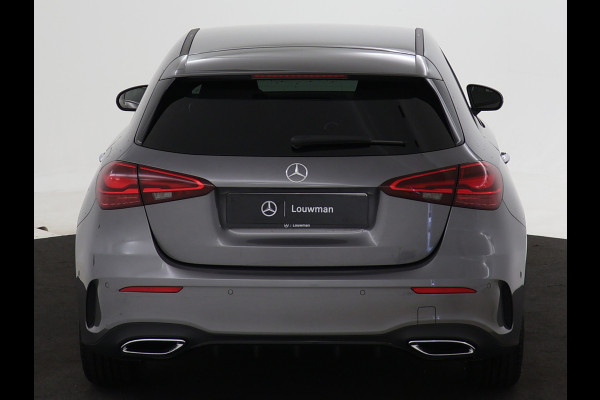 Mercedes-Benz A-Klasse 180 AMG Line | Nightpakket | Premium Pack | Dodehoekassistent | Verwarmde stoelen vooraan | Extra USB-poorten | Sfeerverlichting | Draadloos oplaadsysteem voor smartphone |