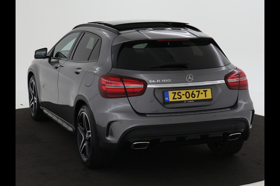 Mercedes-Benz GLA 180 AMG Automaat | AMG- Line In en exterieur | Achteruitrijcamera | Nightpakket | Navigatie | Panorama-schuifdak | inclusief 24 maanden MB Certified garantie voor Europa.