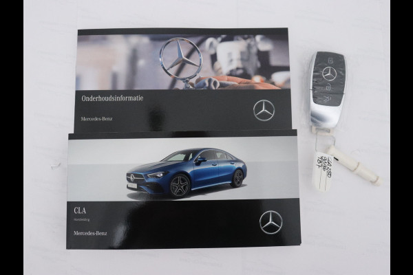 Mercedes-Benz CLA-Klasse 250 e Star Edition Luxury Line | Nightpakket | Panoramaschuifdak | Dodehoekassistent | KEYLESS GO-comfortpakket | USB pakket plus | Sfeerverlichting | Spiegelpakket | Parkeerpakket met achteruitrijcamera |