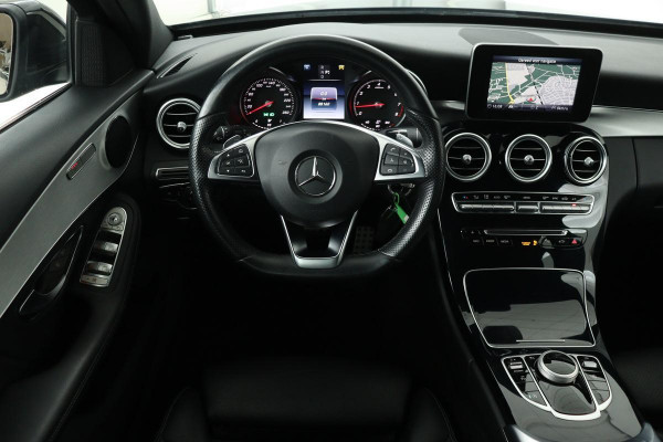 Mercedes-Benz C-Klasse 180 AMG Sport Edition | Nappaleder | Trekhaak | Stoelverwarming | DAB+ | Full LED | Navigatie | Park Assist