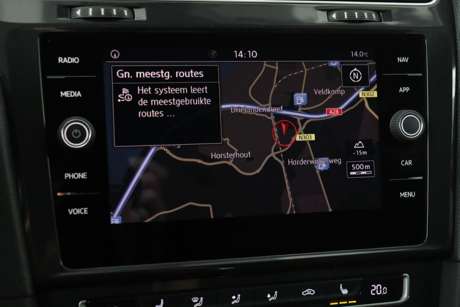 Volkswagen Golf 1.5 TSI Comfortline | Trekhaak | Carplay | Stoelverwarming | Adaptive Cruise | Navigatie | PDC | DAB+