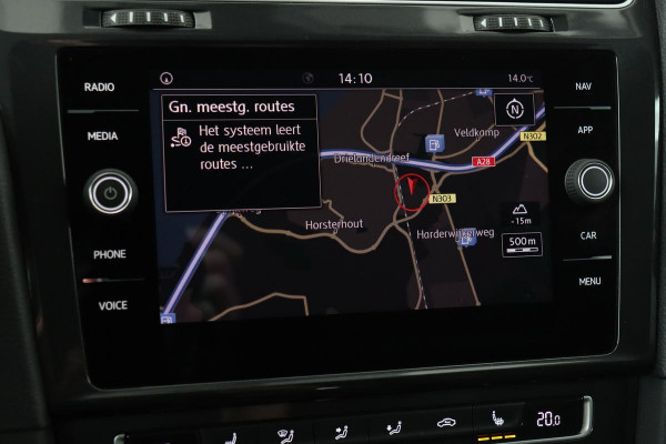 Volkswagen Golf 1.5 TSI Comfortline | Trekhaak | Carplay | Stoelverwarming | Adaptive Cruise | Navigatie | PDC | DAB+