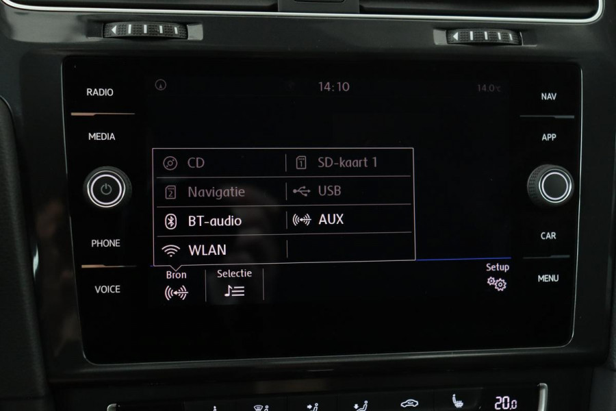 Volkswagen Golf 1.5 TSI Comfortline | Trekhaak | Carplay | Stoelverwarming | Adaptive Cruise | Navigatie | PDC | DAB+