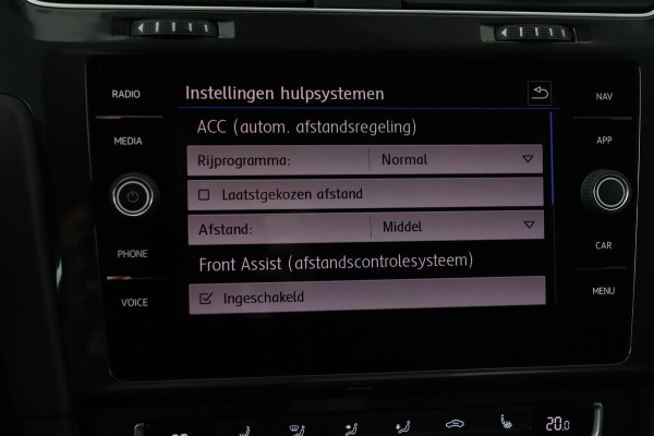 Volkswagen Golf 1.5 TSI Comfortline | Trekhaak | Carplay | Stoelverwarming | Adaptive Cruise | Navigatie | PDC | DAB+