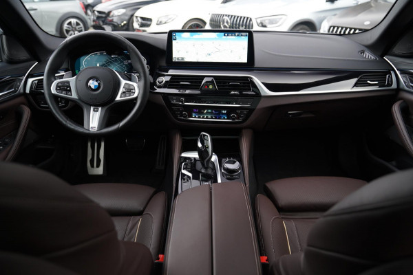 BMW 5 Serie Touring 530e xDrive Business Edition Plus | M-pakket | Laser LED | Panorama | Luxe leder | BMW Assisted Drive | HuD