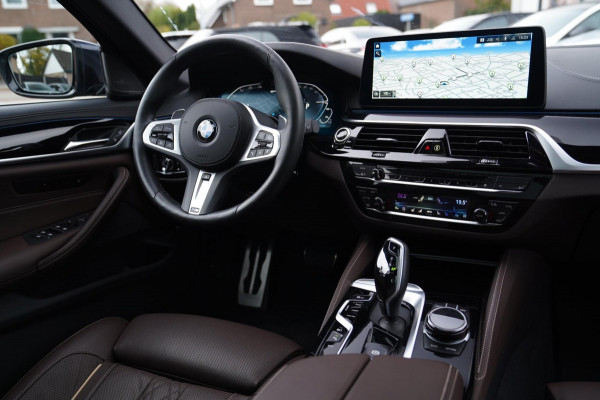 BMW 5 Serie Touring 530e xDrive Business Edition Plus | M-pakket | Laser LED | Panorama | Luxe leder | BMW Assisted Drive | HuD