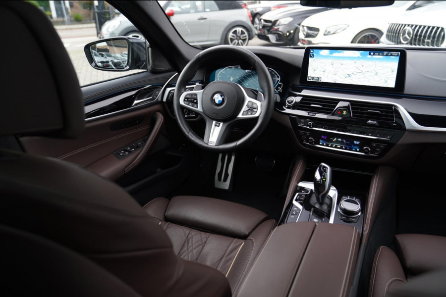 BMW 5 Serie Touring 530e xDrive Business Edition Plus | M-pakket | Laser LED | Panorama | Luxe leder | BMW Assisted Drive | HuD