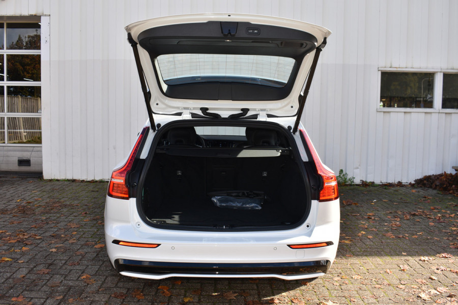 Volvo V60 T6 350pk Recharge AWD Plus Dark / LONG RANGE / Elektr. Sportstoelen / ACC / BLIS / Stoel + Stuurw. Verwarming / DAB / 18'' / FULL-LED /