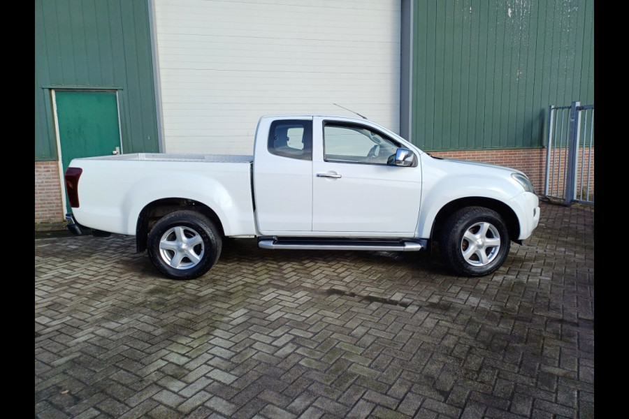 Isuzu D-max Extended Cab 2,5 165 Pk 4x4 Automaat 3500 Kg trekgewicht