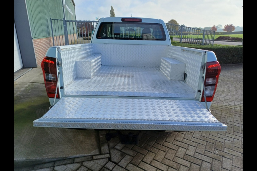 Isuzu D-max Extended Cab 2,5 165 Pk 4x4 Automaat 3500 Kg trekgewicht