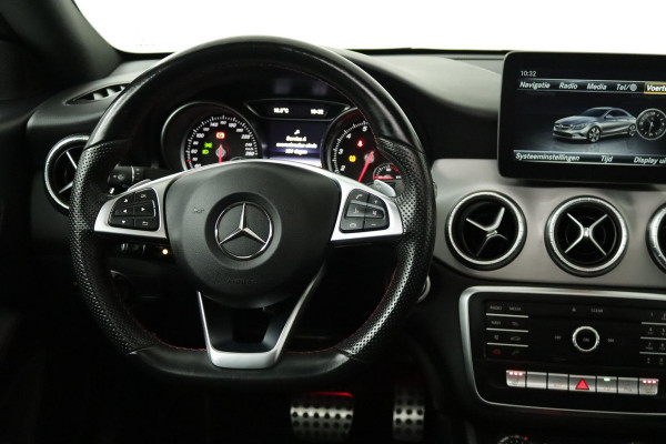 Mercedes-Benz CLA-Klasse 200 Prestige Automaat (PANORAMADAK, STOELVERWARMING, LED, CAMERA, GOED ONDERHOUDEN)