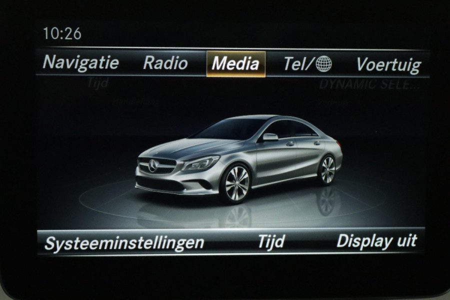 Mercedes-Benz CLA-Klasse 200 Prestige Automaat (PANORAMADAK, STOELVERWARMING, LED, CAMERA, GOED ONDERHOUDEN)