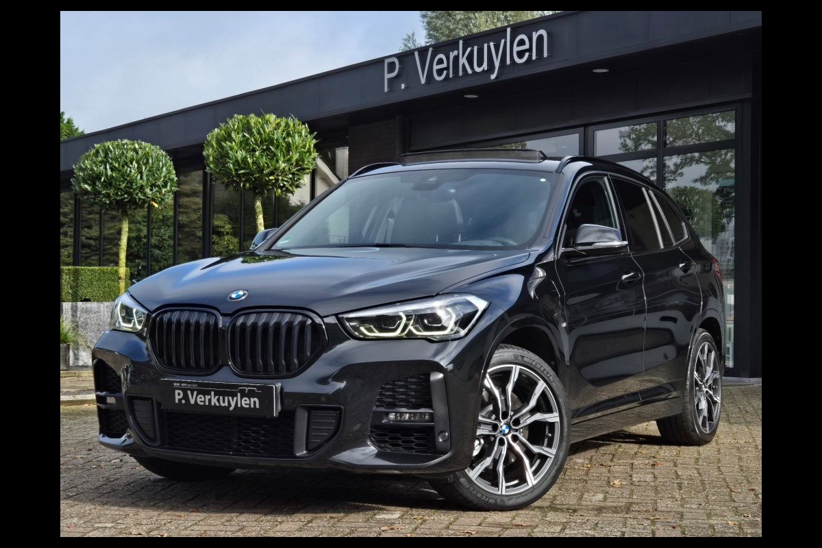 BMW X1 XDRIVE25E M SPORT I PANORMA I TREKHAAK I CAMERA