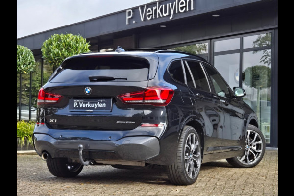 BMW X1 XDRIVE25E M SPORT I PANORMA I TREKHAAK I CAMERA