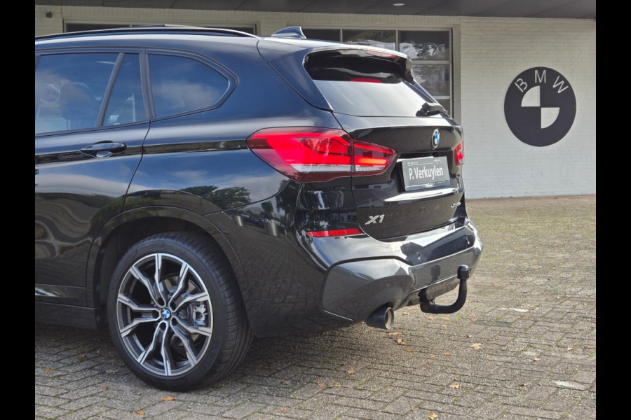 BMW X1 XDRIVE25E M SPORT I PANORMA I TREKHAAK I CAMERA