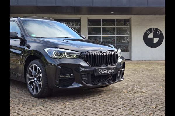 BMW X1 XDRIVE25E M SPORT I PANORMA I TREKHAAK I CAMERA