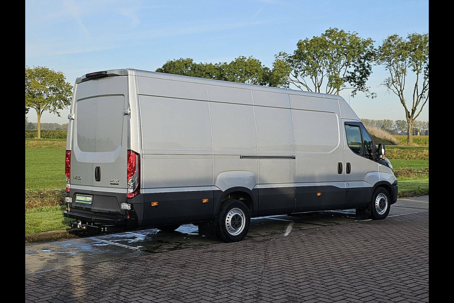 Iveco Daily 35S18V 3.0 AC AUTOMAAT 3.0 LTR TREKHAAK 3500 KG EURO6