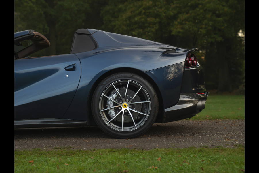 Ferrari 812 GTS 6.5 V12 | Blu Swaters | Airbrushed Shields | Full Carbon spec | Lift | JBL | Surround view | ADAS | Racing seats