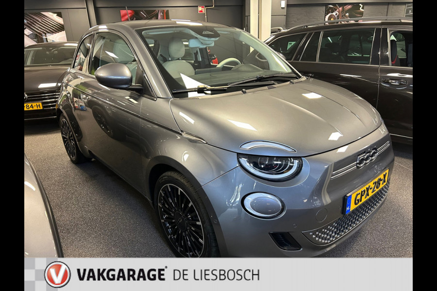 Fiat 500 La Prima 42 kWh /119pk/ pano-dak / leder / navigatie / camera / teruggaaf €2000,-