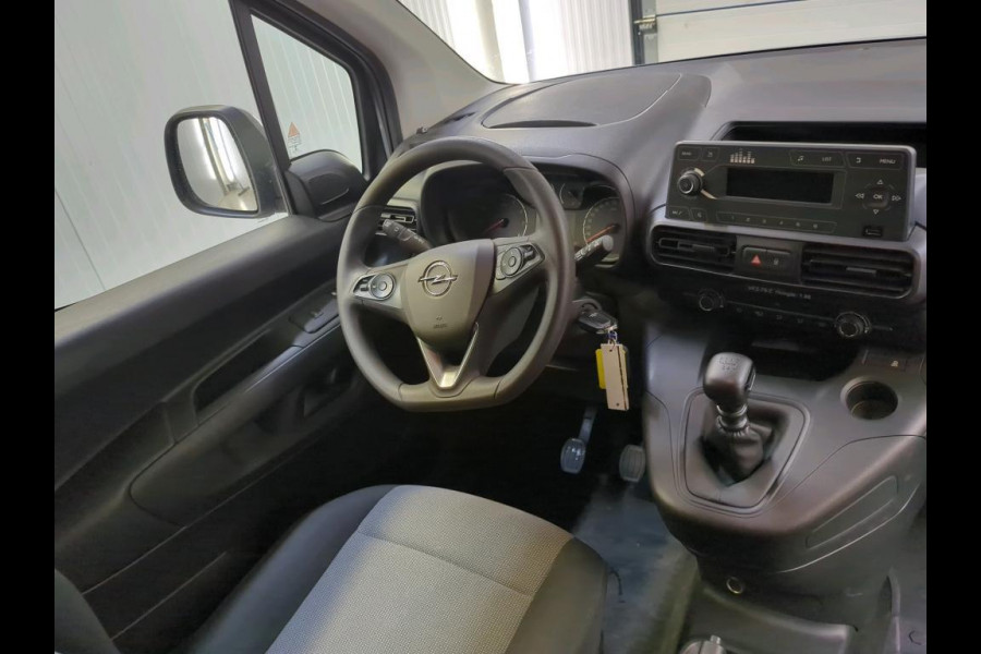 Opel Combo 131pk L2H1 Edition Airco Cruise control Parkeersensoren Euro6 Radio Bluetooth