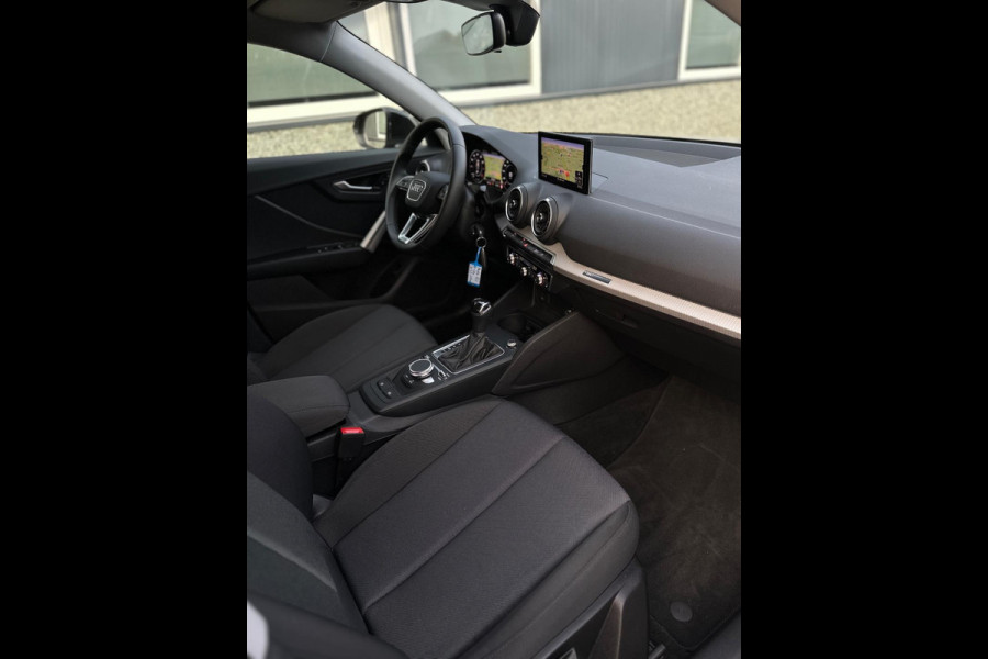 Audi Q2 35 TFSI 2x S-Line CarPlay Camera LED