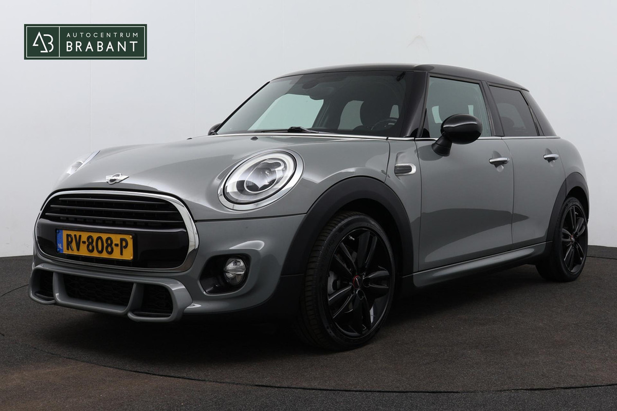 MINI Mini 1.5 Cooper Serious Business JCW-Pakket EINDE JAARS AANBIEDING! (NL-auto, Goed OnderH, Navi, Parkeersensoren, Climate Con