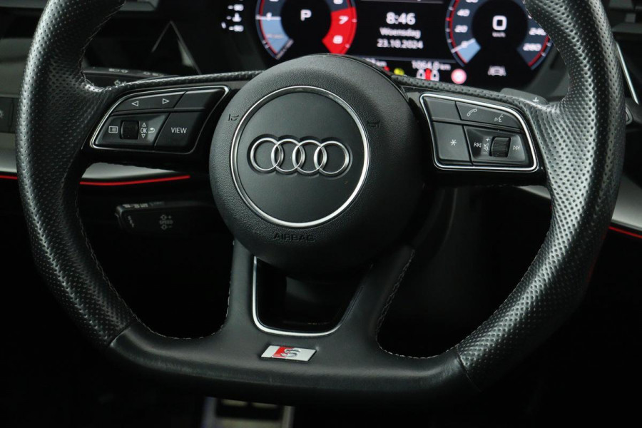 Audi A3 35 TFSI S edition | Matrix LED | Alcantara | Stoelverwarming | Carplay | Sportstoelen | PDC | Virtual Cockpit | S-Line