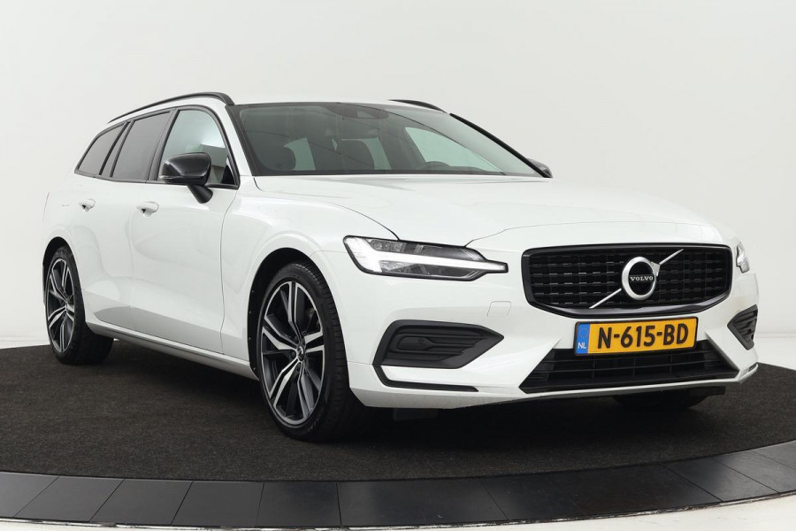 Volvo V60 B3 Momentum Advantage | Camera | Trekhaak | Stoel & Stuurverwarming | Carplay | Full LED | PDC | Navigatie | DAB+