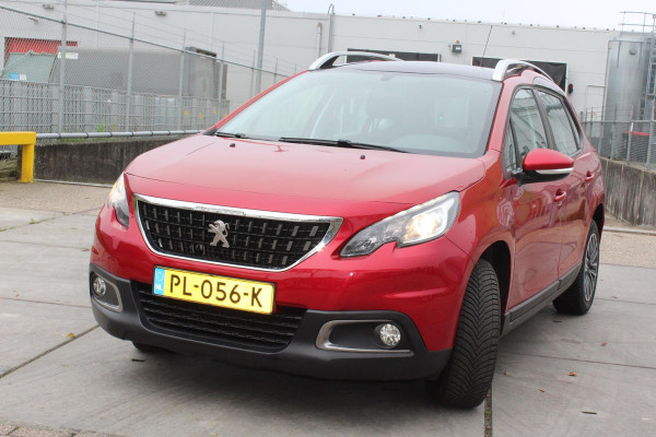 Peugeot 2008 1.2 PureTech Blue Lion NAP AUTOMAAT PANORAMA NAVI AIRCO CRUISE TREKHAAK ETC