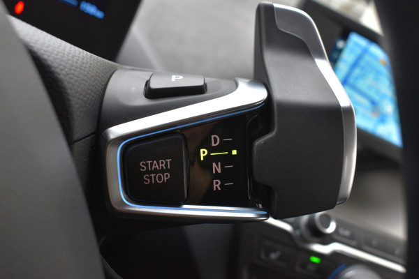 BMW i3 Basis 120Ah 42 kWh | Stoelverwarming | Achteruitrij camera | Cruise control |