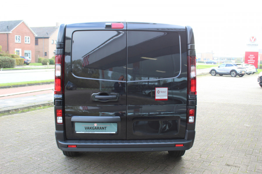 Renault Trafic 2.0-170pk dCi T29 L2H1 Luxe dubbele cabine AUTOMAAT. Luxe Renault Trafic dubbele cabine. Airco, navigatie, telefoonvoorb., metallic lak, LM wielen, schuifdeur li.+re., armsteunen li.+re voor, Isofix etc, etc