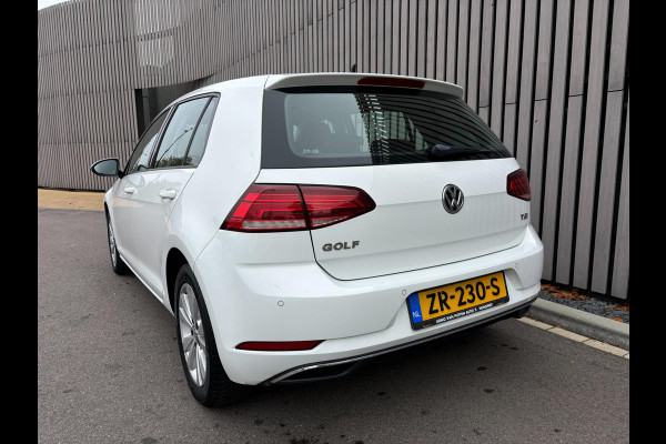 Volkswagen Golf 1.0 TSI Panoramadak / Camera / Navi