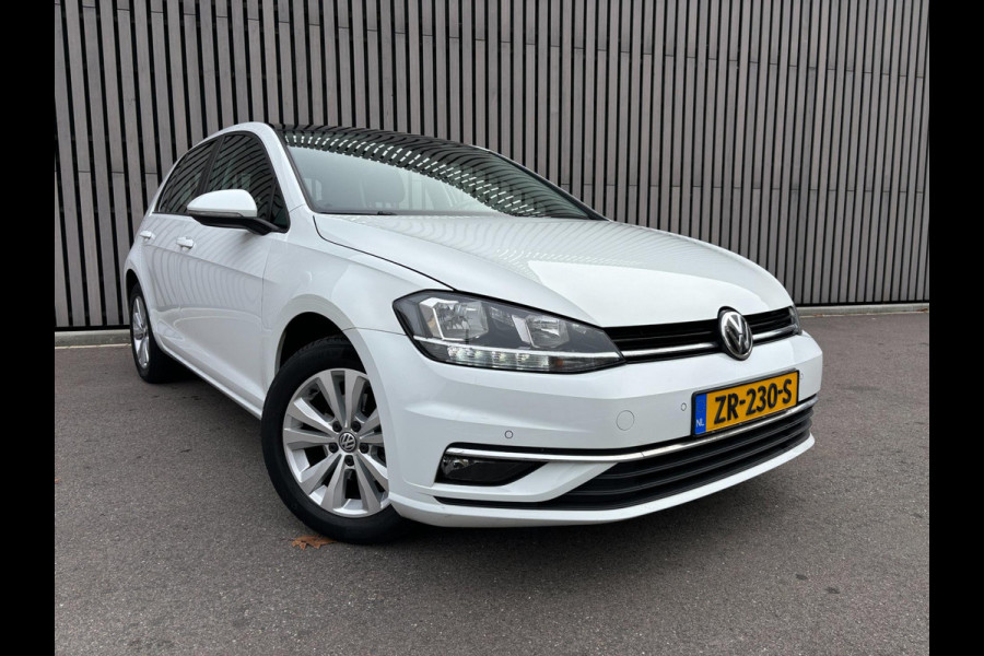 Volkswagen Golf 1.0 TSI Panoramadak / Camera / Navi